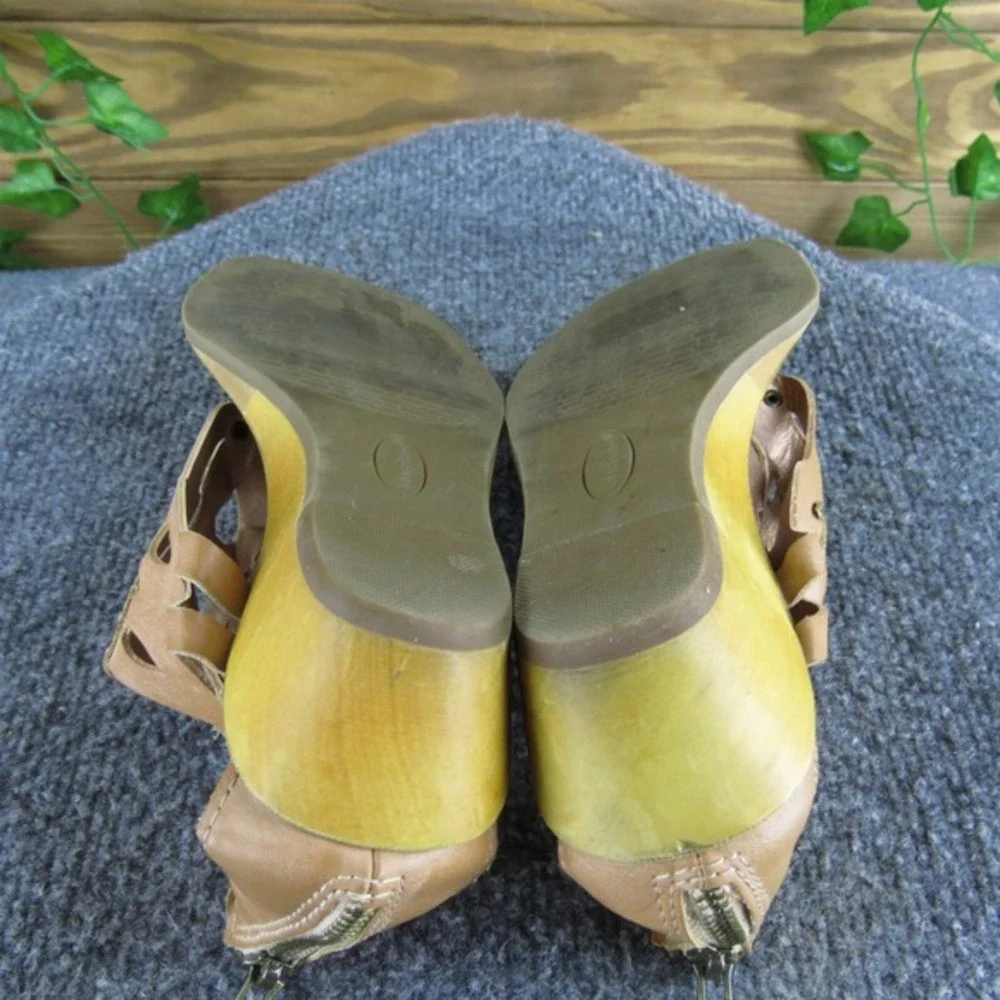 Baretraps Women's Baccall T-Strap Brown Synthetic Sz 8.5 Medium Gently Used 2025